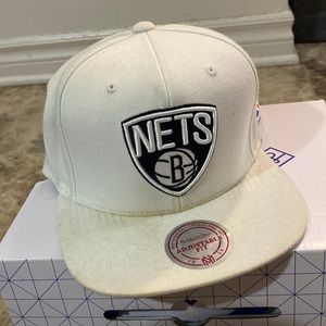 White nets snapback Mitchell & ness